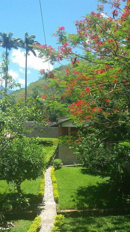 Готель Sitio Cantinho Da Paz Кашуейрас-ді-Макаку Екстер'єр фото